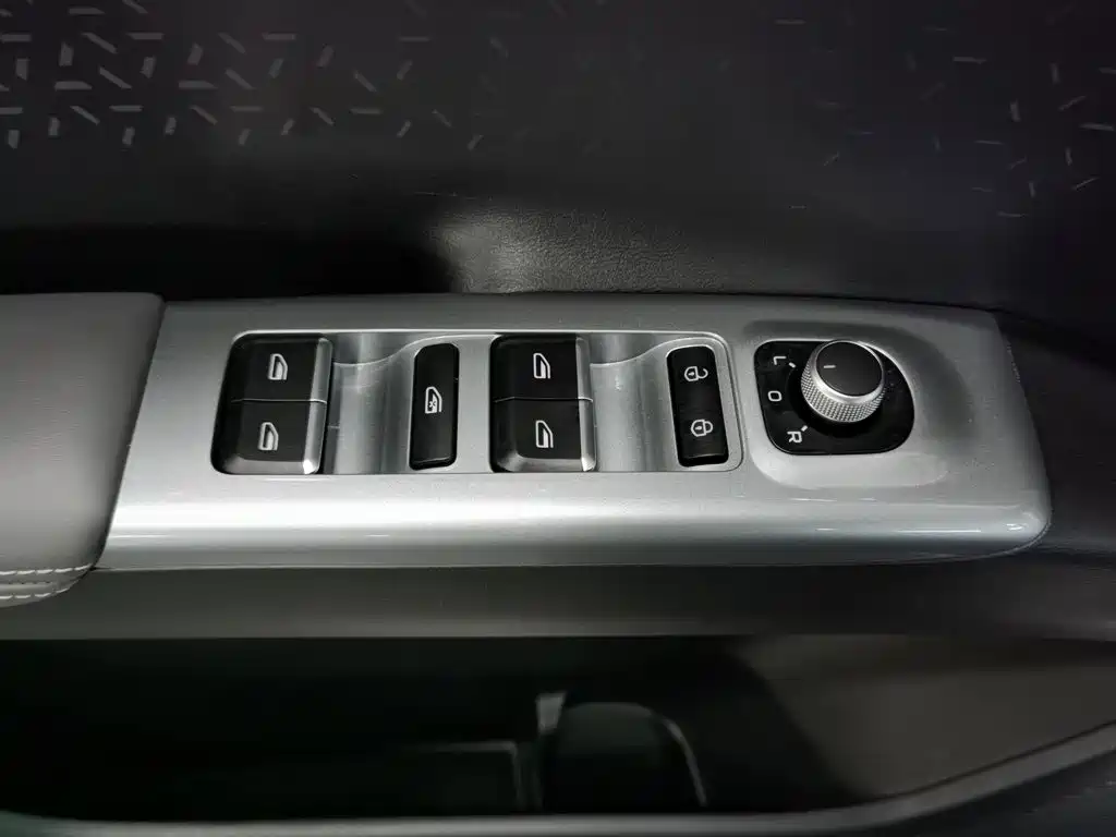 Geely Galaxy Starwish 2025 — фото 9