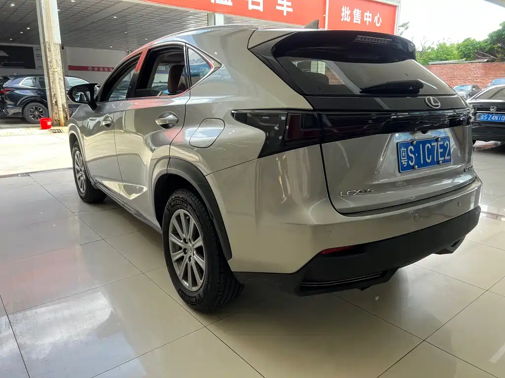 Lexus NX 2017 — фото 9