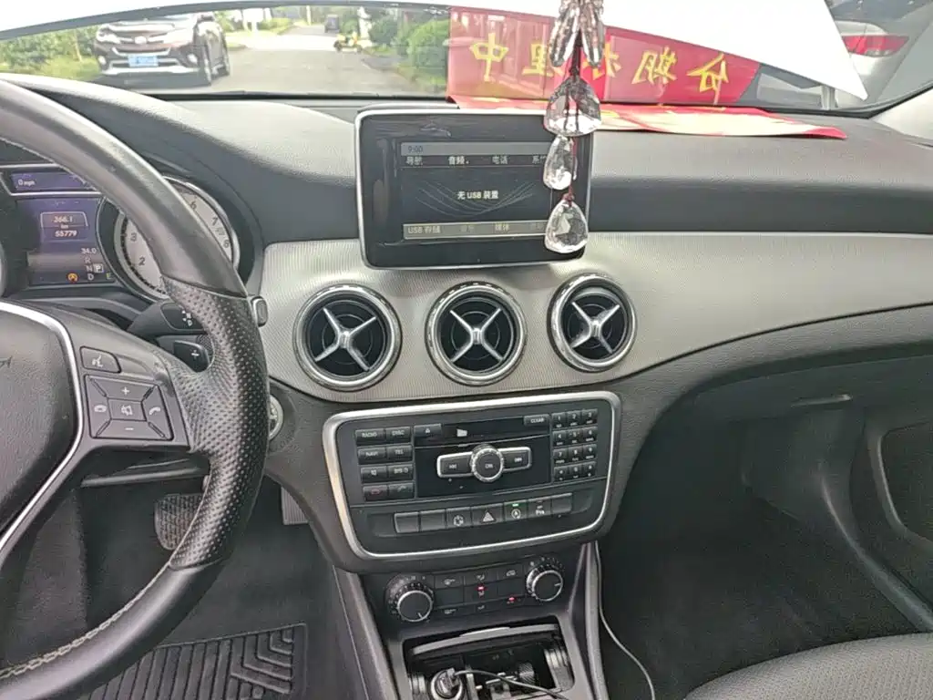 Mercedes-Benz GLA 2016 — фото 13