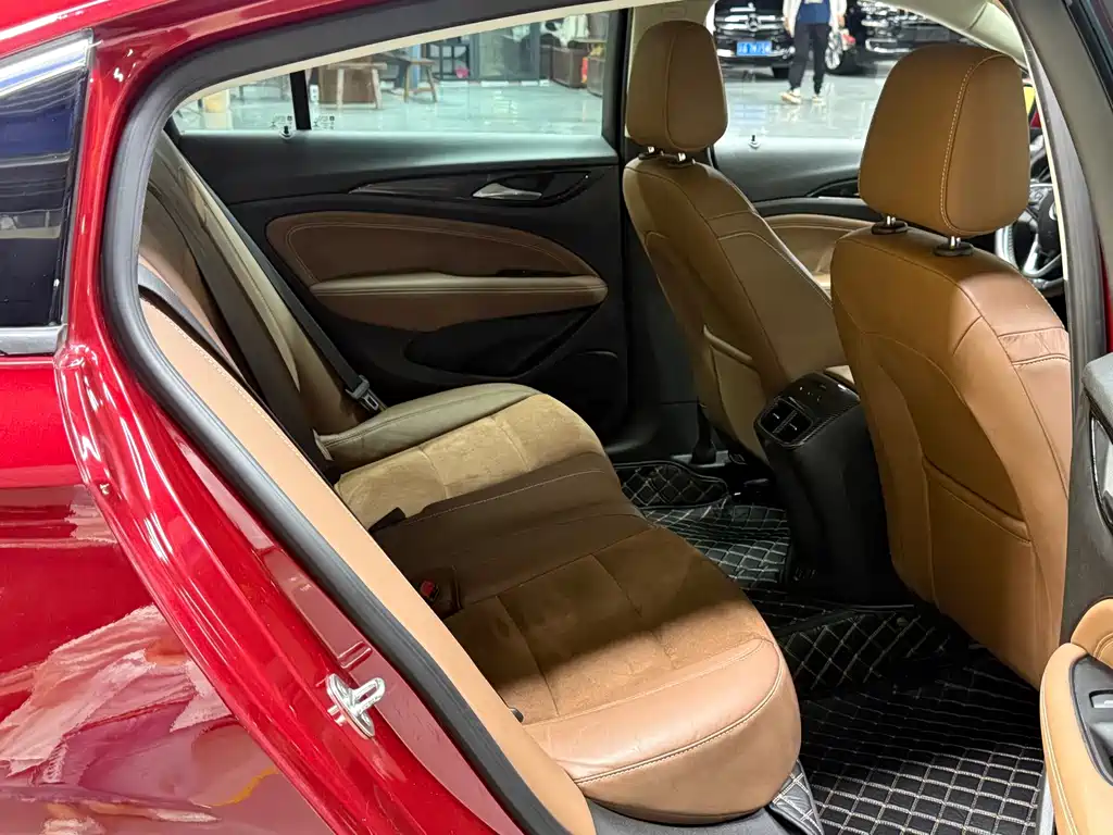 Buick Regal 2019 — фото 10