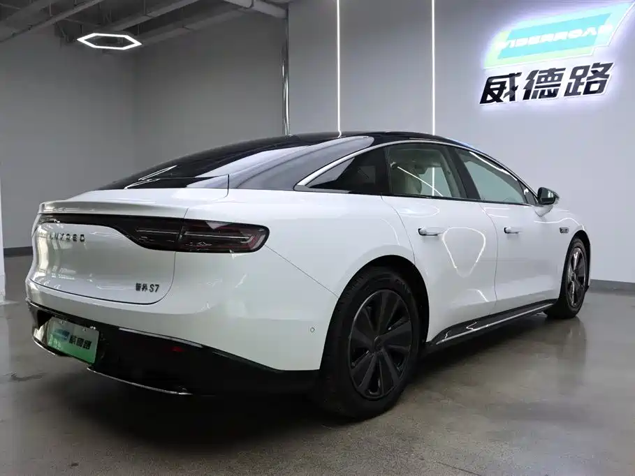 Luxeed Zhijie S7 2024