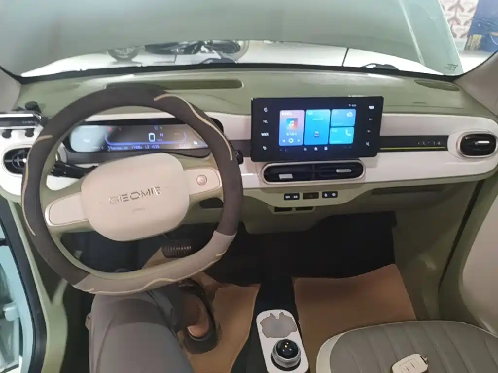 Geely Galaxy Panda 2025 — фото 10