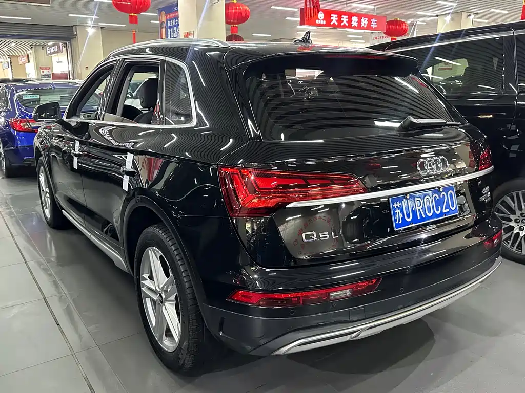 Audi Q5L 2023 — фото 10