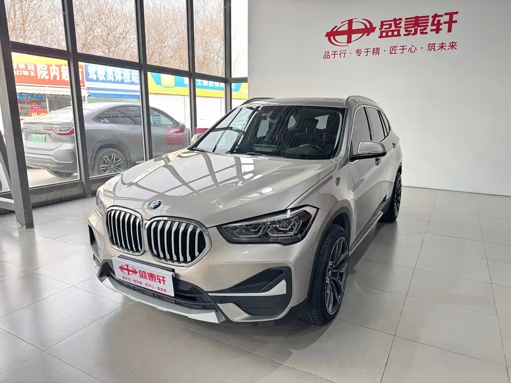 BMW X1 2020 — фото 1