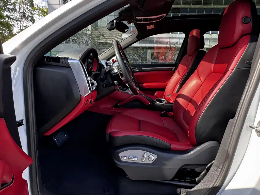 Porsche Cayenne 2016 — фото 10