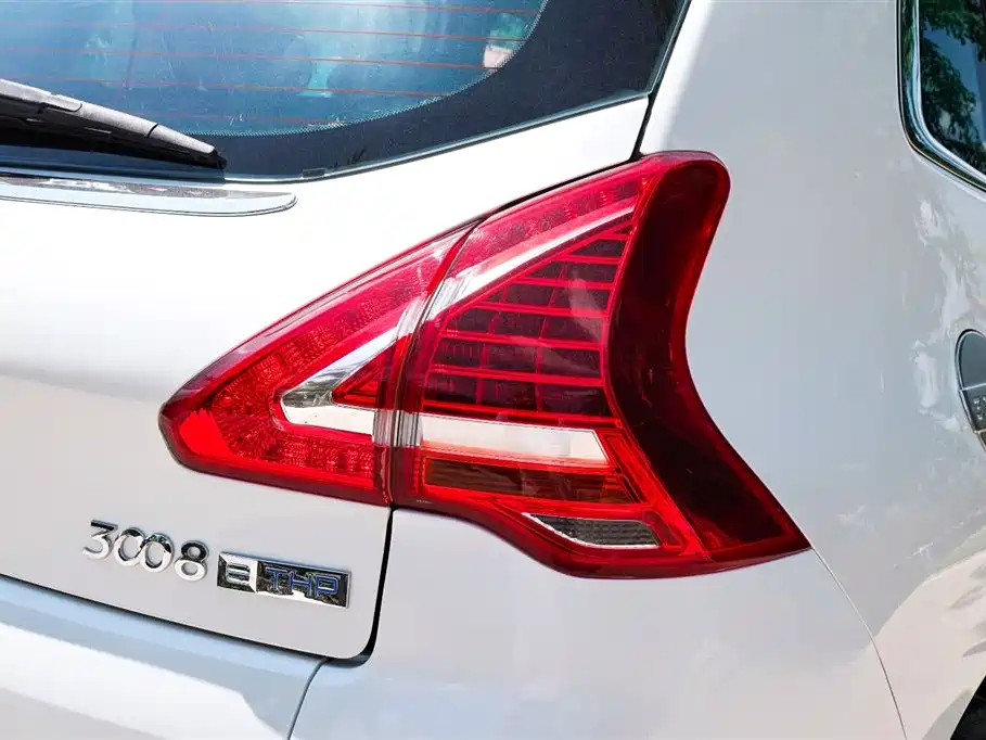 Peugeot 3008 2016 — фото 22