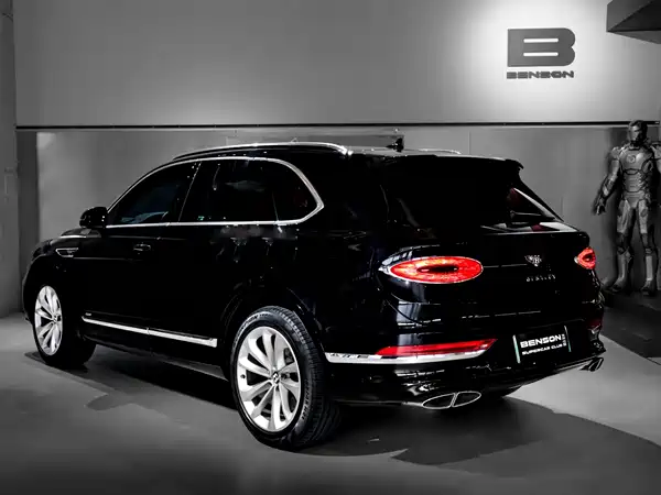 Bentley Bentayga Plug-In Hybrid 2021