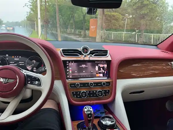Bentley Bentayga 2022