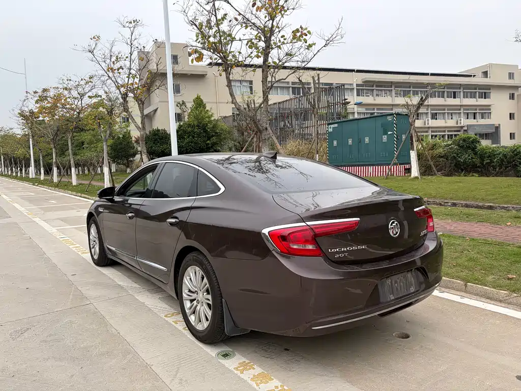 Buick LaCrosse 2018 — фото 10