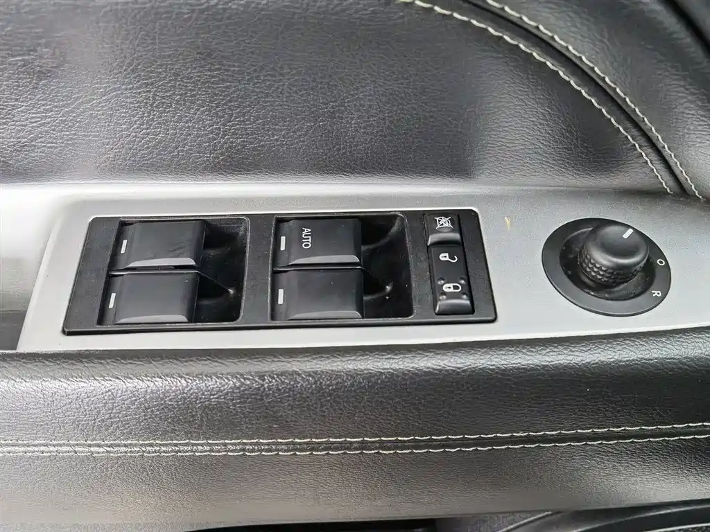 Jeep Compass 2015 — фото 9