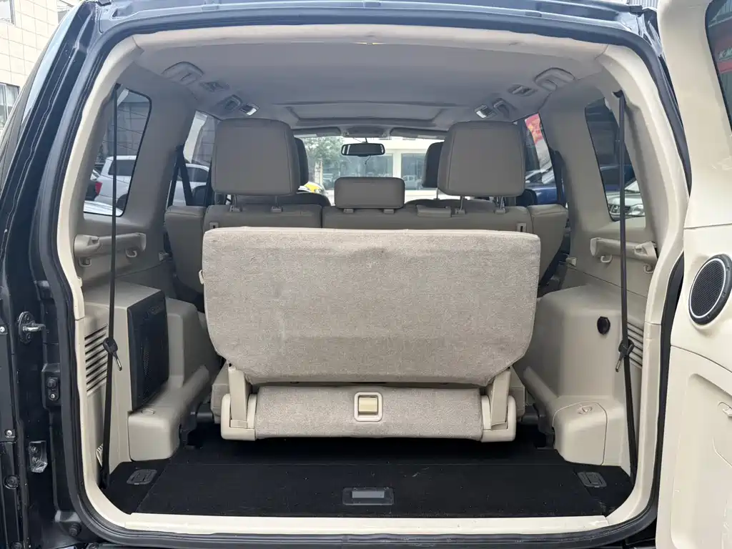 Mitsubishi Pajero 2018 — фото 10