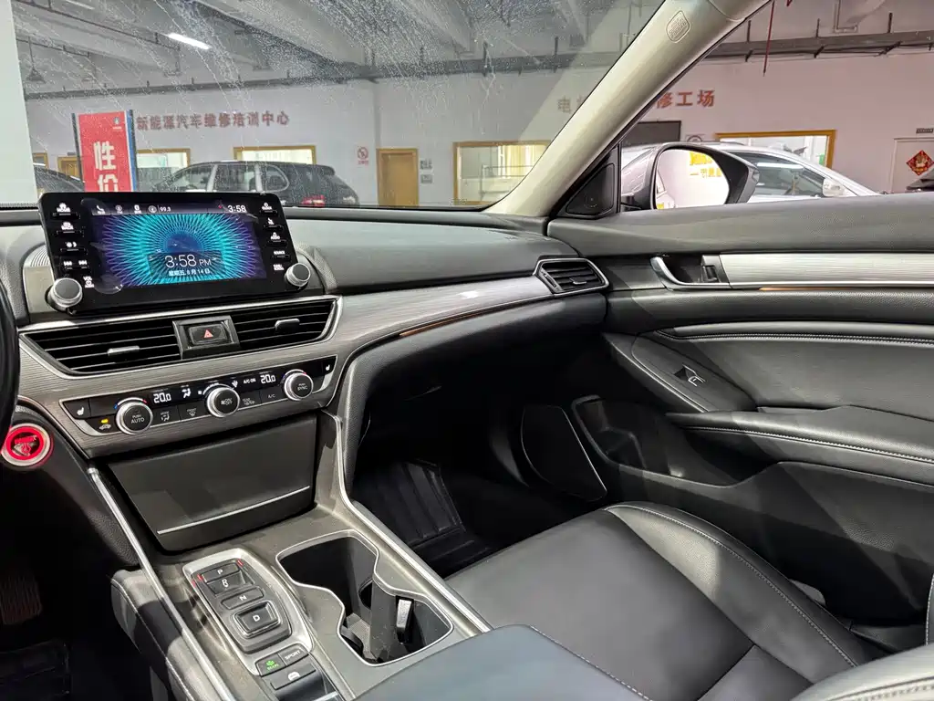 Honda Accord 2020 — фото 12