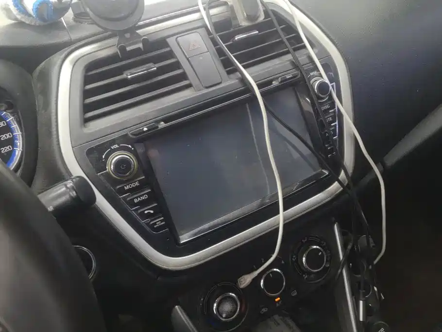 Suzuki S-Cross 2015 — фото 12