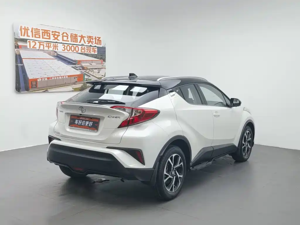 Toyota C-HR 2020 — фото 2