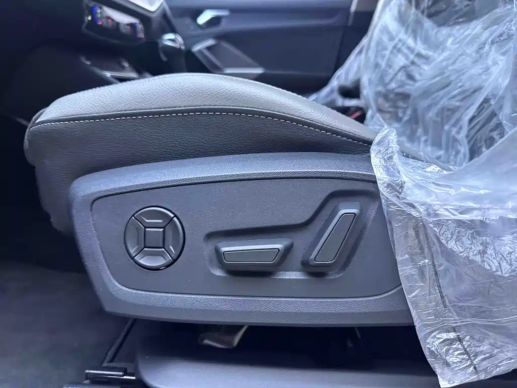 Audi Q3 2023 — фото 16