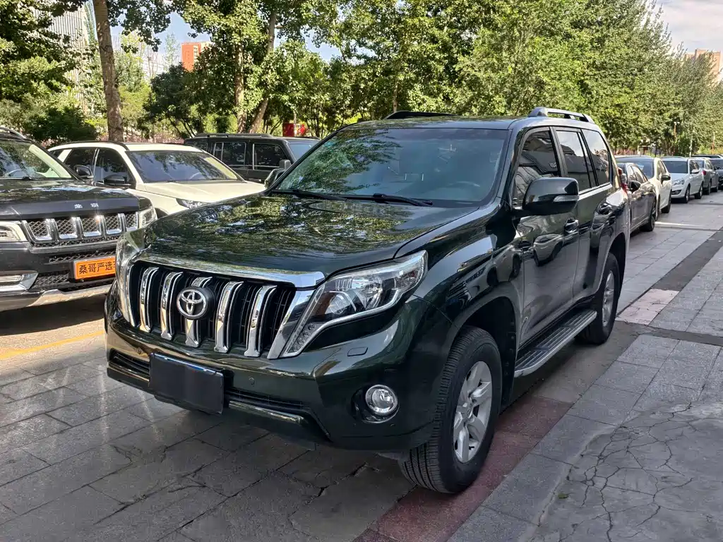 Toyota Prado 2017 — фото 1