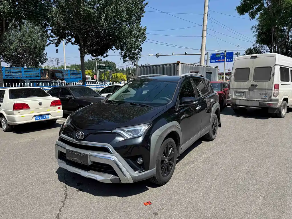 Toyota RAV4 2019 — фото 2