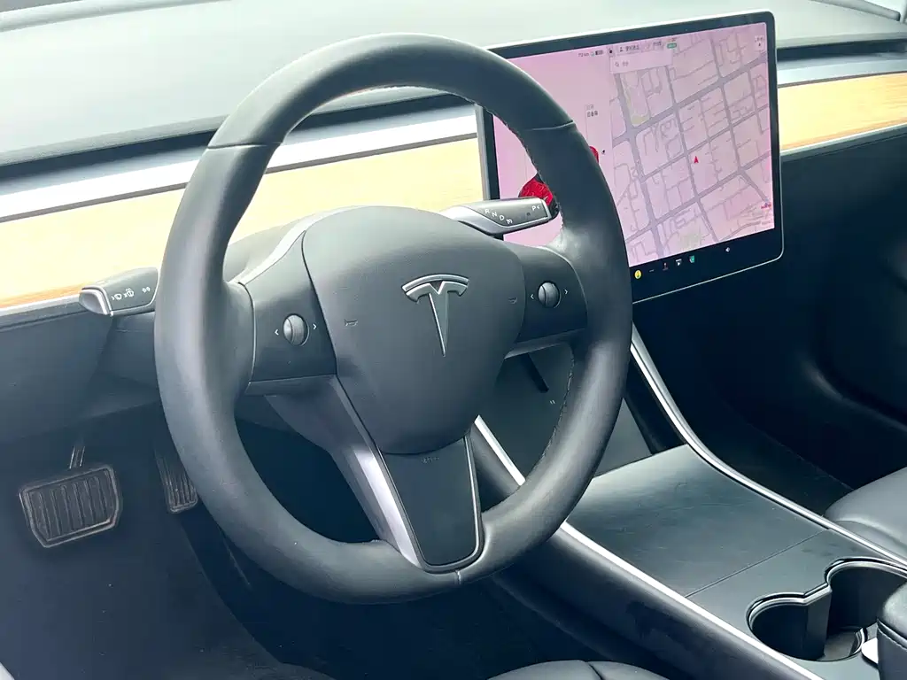 Tesla Model 3 2024 — фото 12