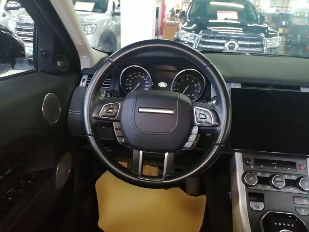 Land Rover Evoque 2016 — фото 11