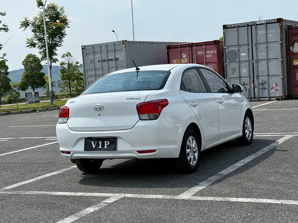 Hyundai Verna 2017 — фото 4