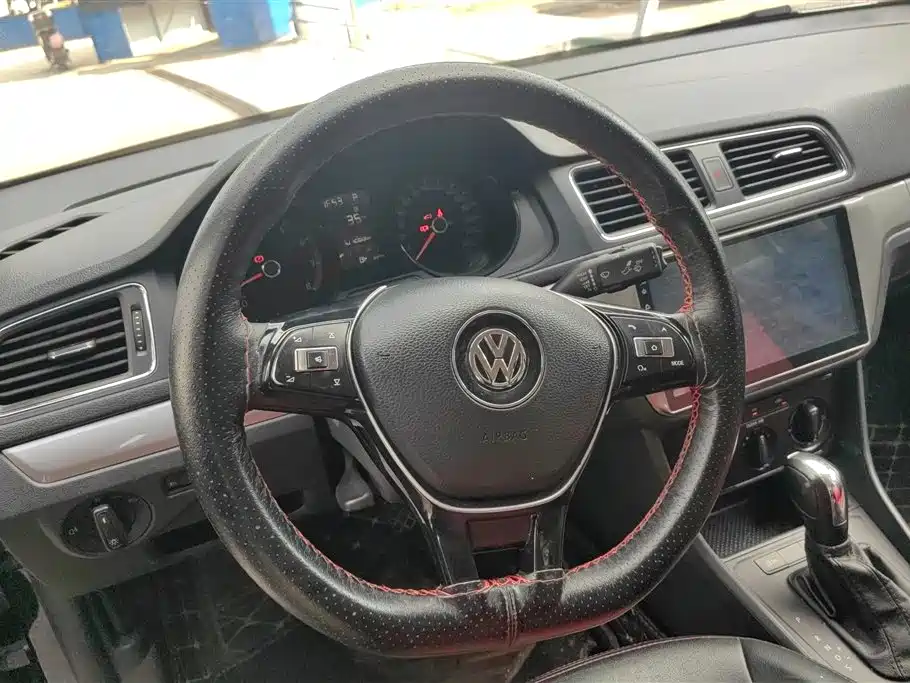 Volkswagen Lavida 2018 — фото 15