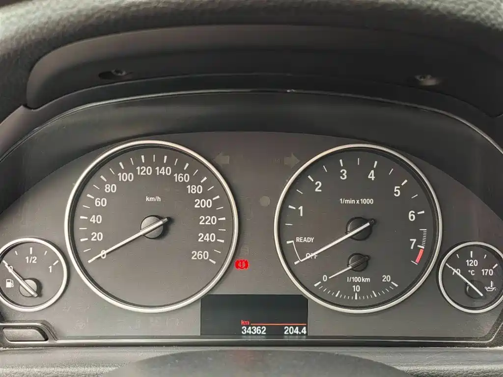 BMW 3 Series 2017 — фото 15