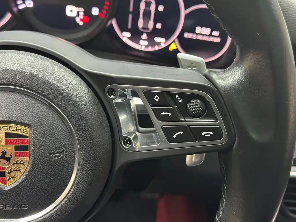 Porsche Cayenne 2019 — фото 27
