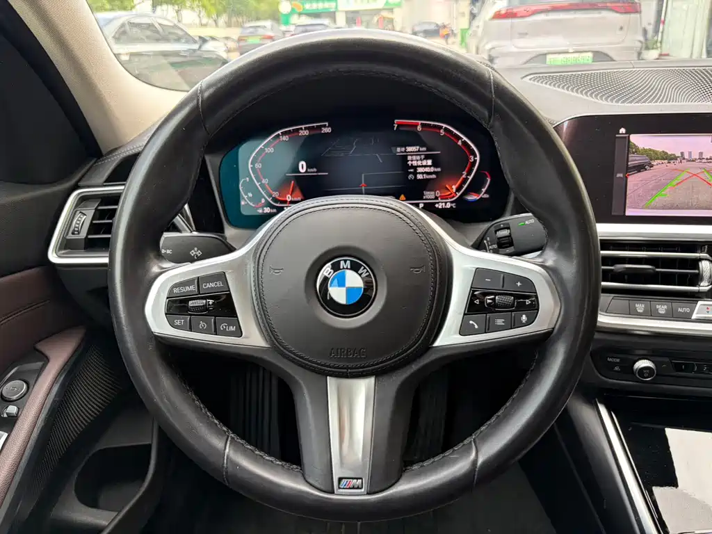 BMW 3 Series 2021 — фото 14