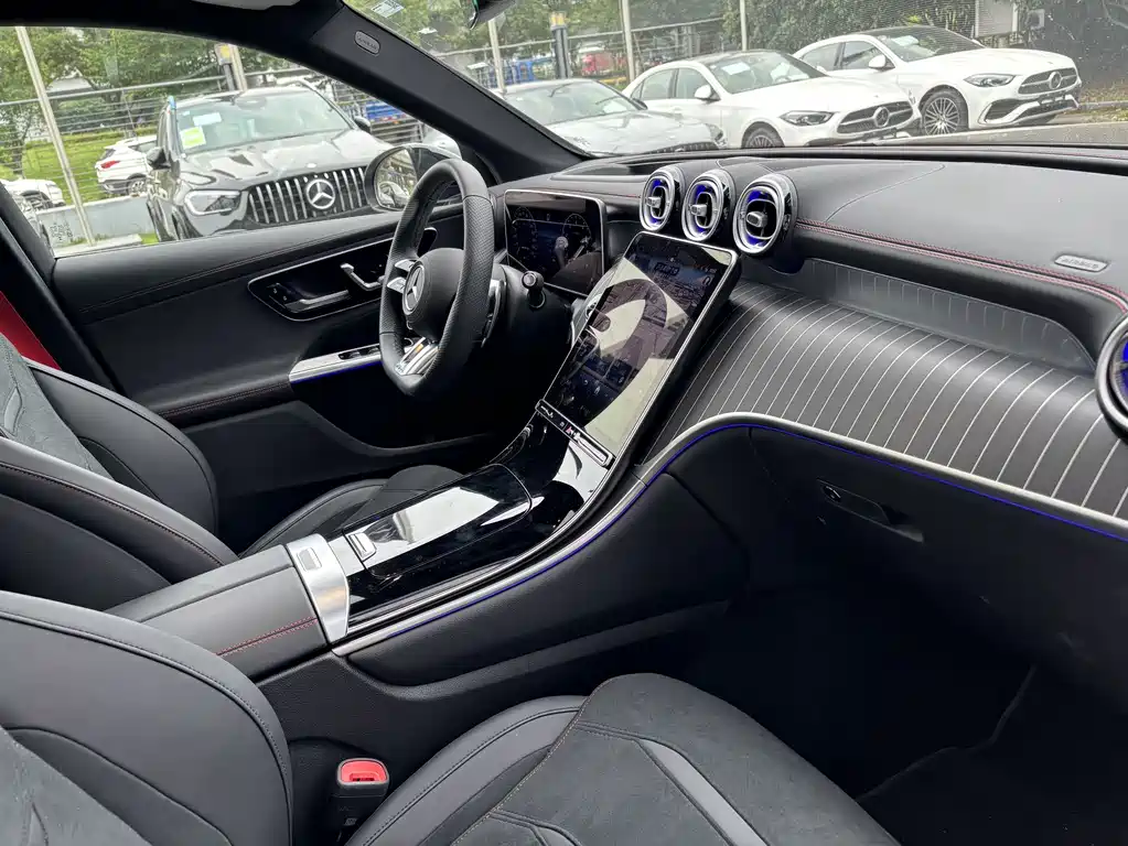 Mercedes-Benz GLC AMG 2025 — фото 10