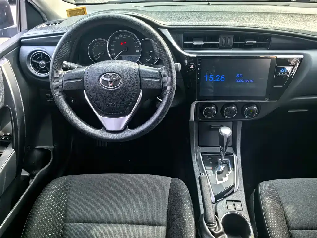 Toyota Corolla 2017 — фото 21