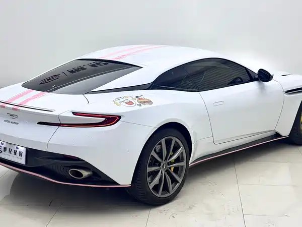 Aston Martin DB11 2020
