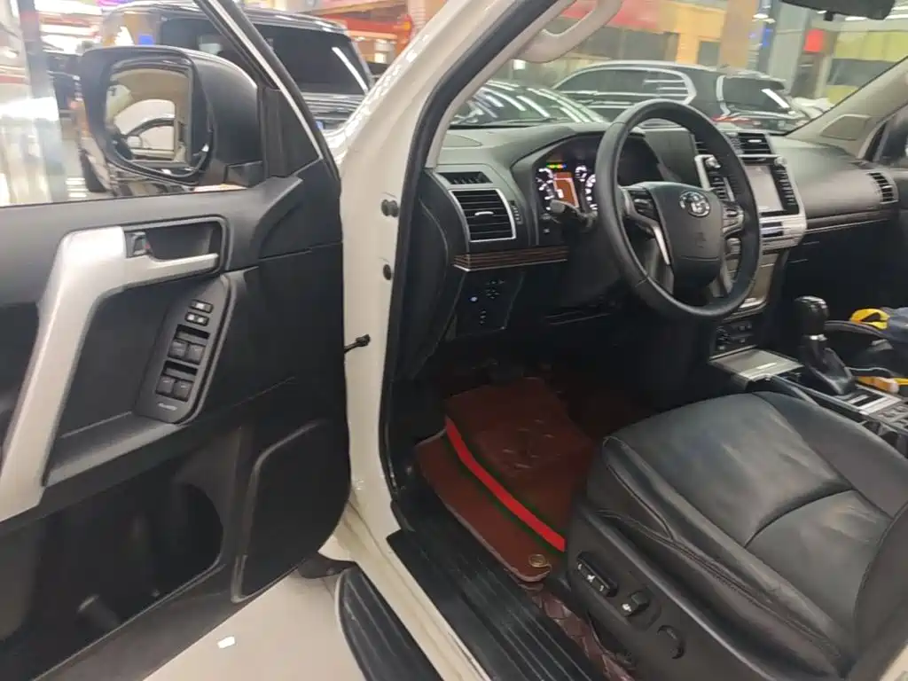 Toyota Prado 2019 — фото 16