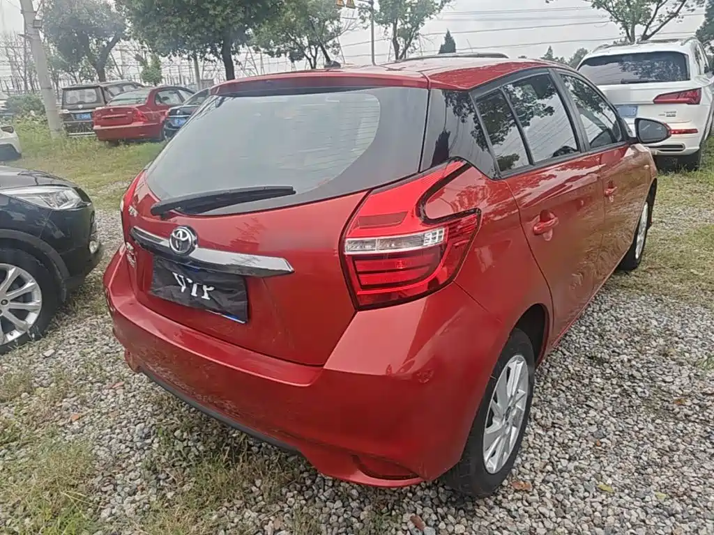 Toyota Yaris L 2016 — фото 7