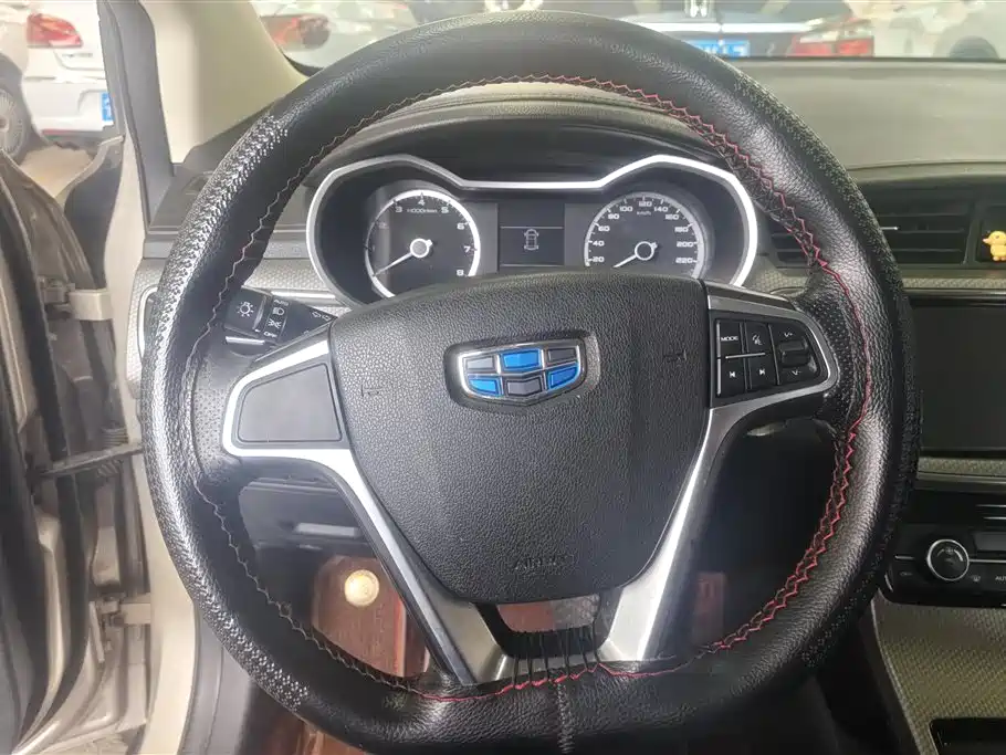 Geely Emgrand GS 2017 — фото 15