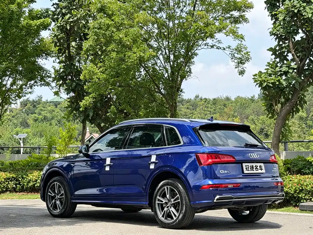 Audi Q5L 2019 — фото 9