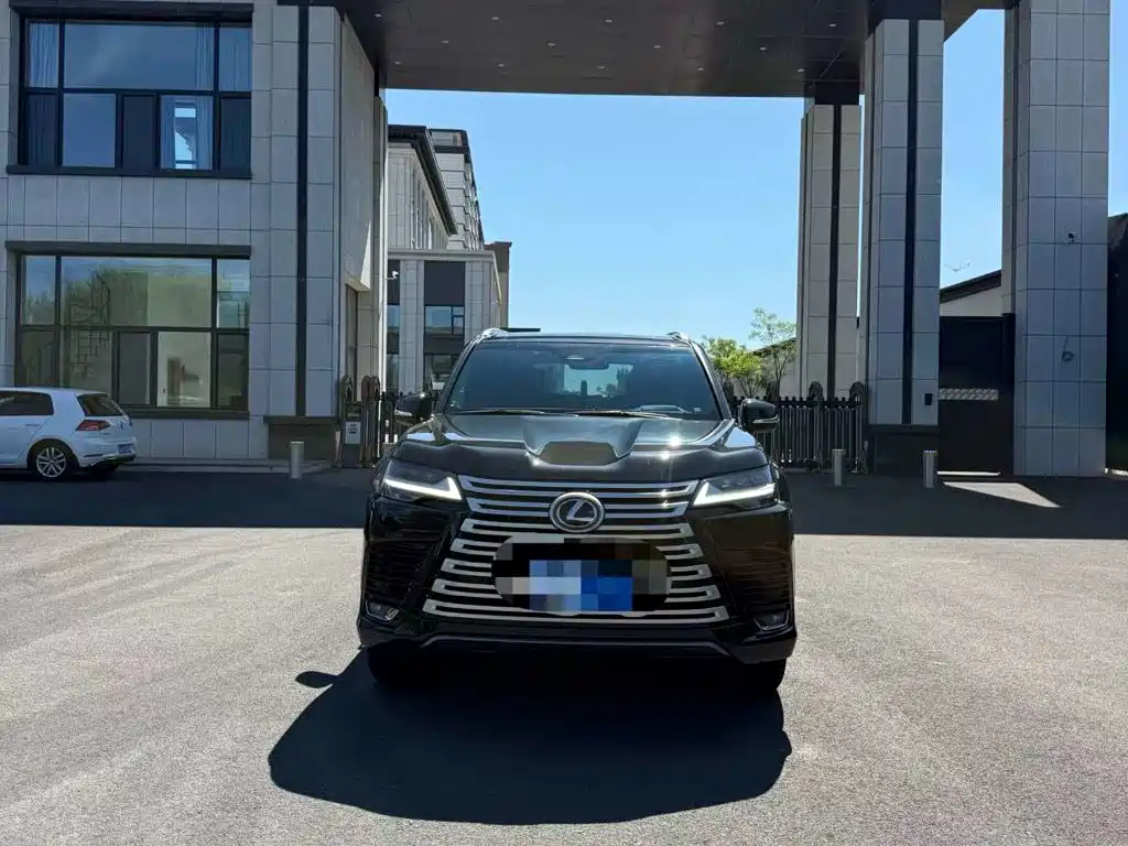 Lexus LX 2025
