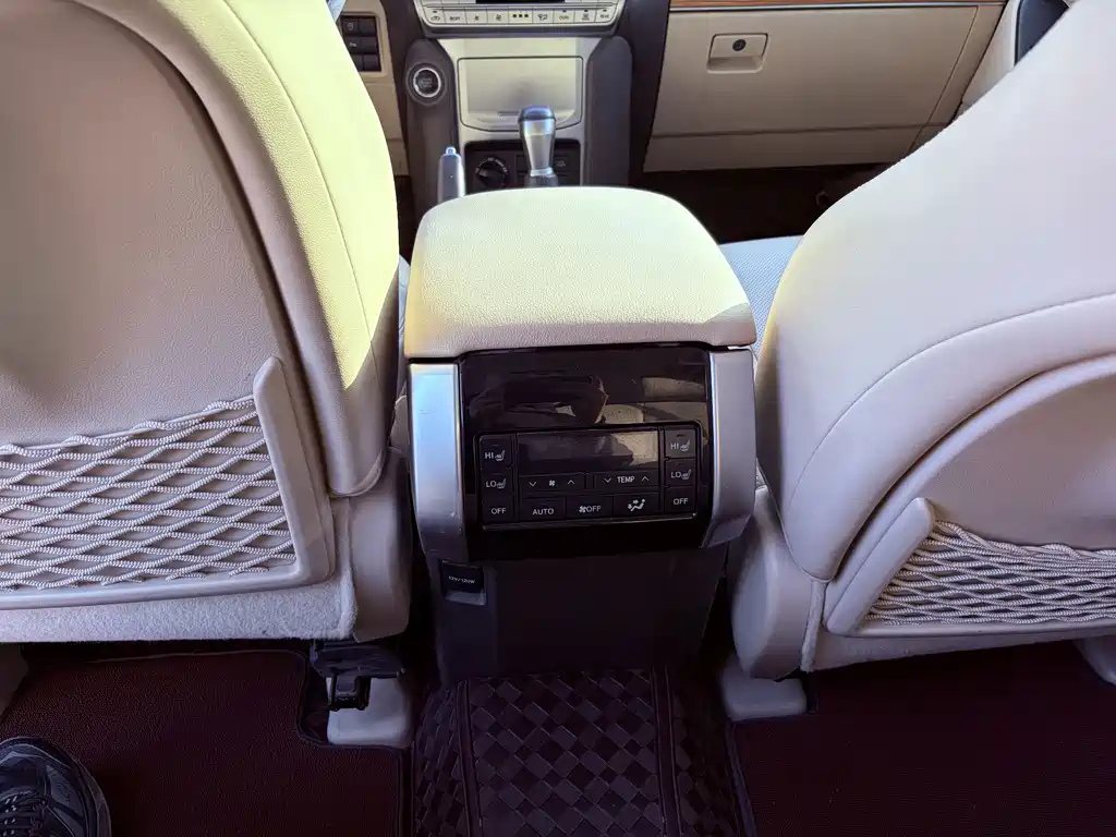 Toyota Prado 2019 — фото 13