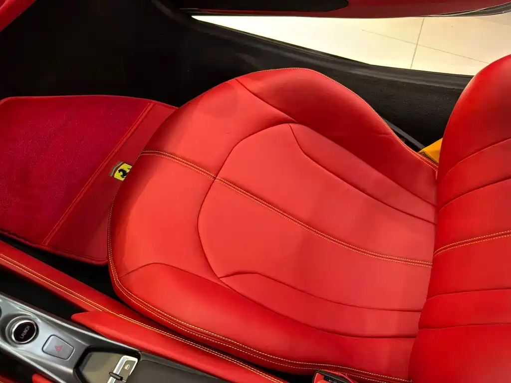 Ferrari F8 2021 — фото 14