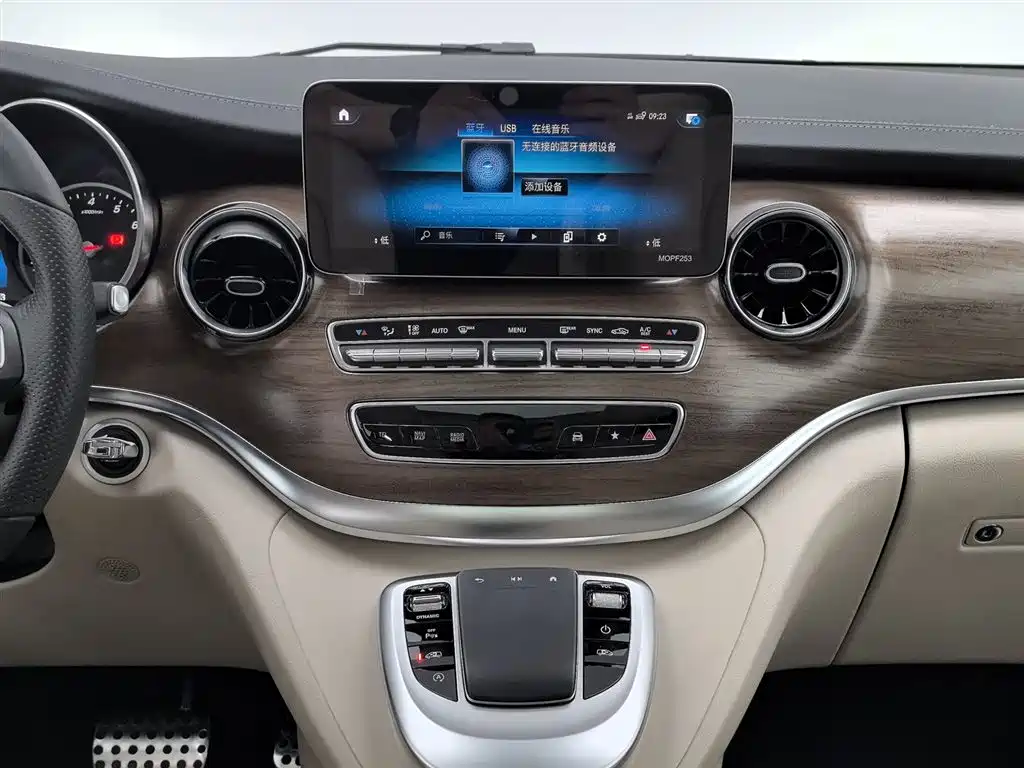 Mercedes-Benz V-Class 2022 — фото 12