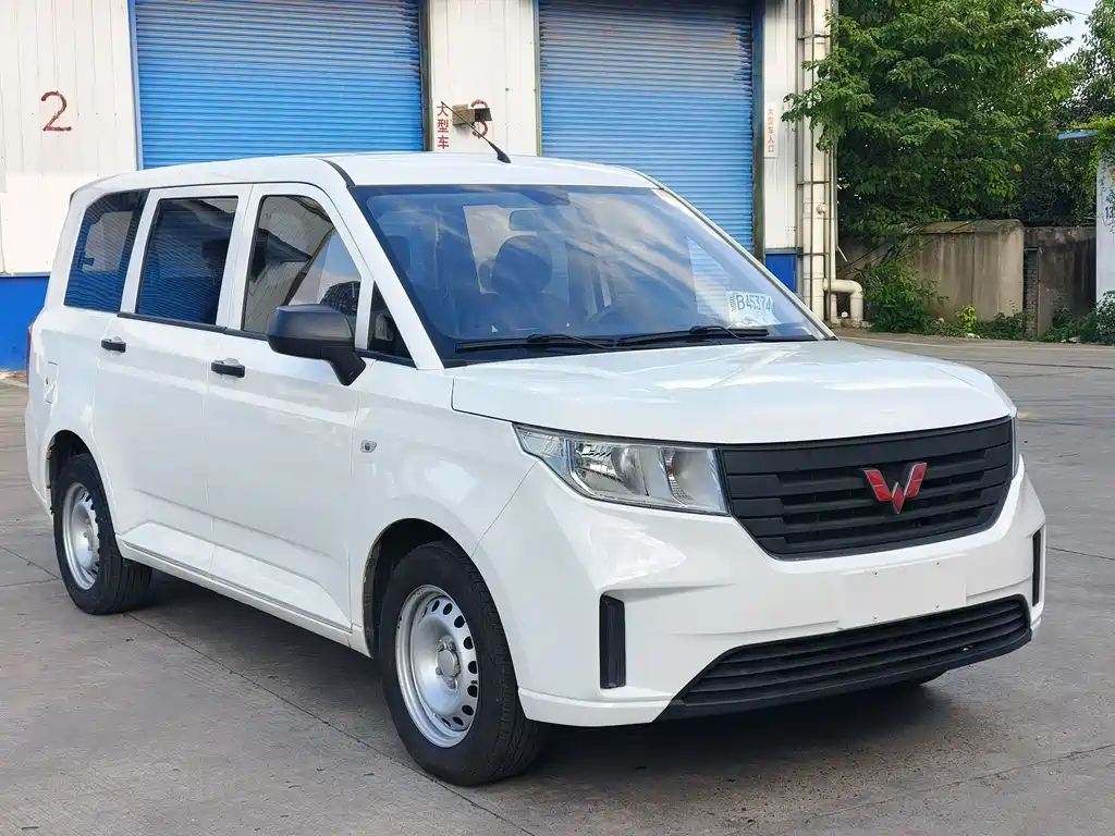 Wuling Hongguang PLUS 2021