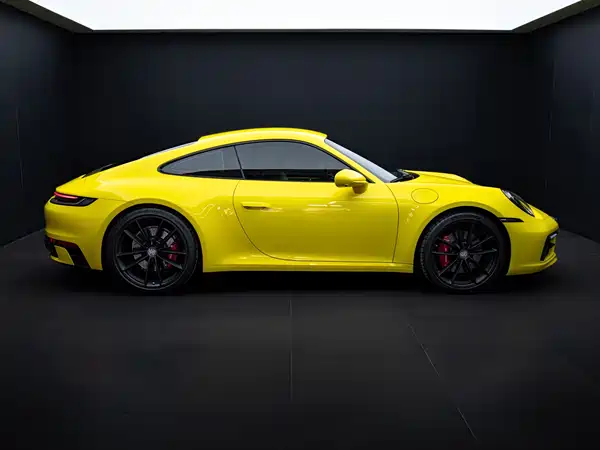 Porsche 911 2025