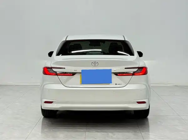 Toyota Camry 2025