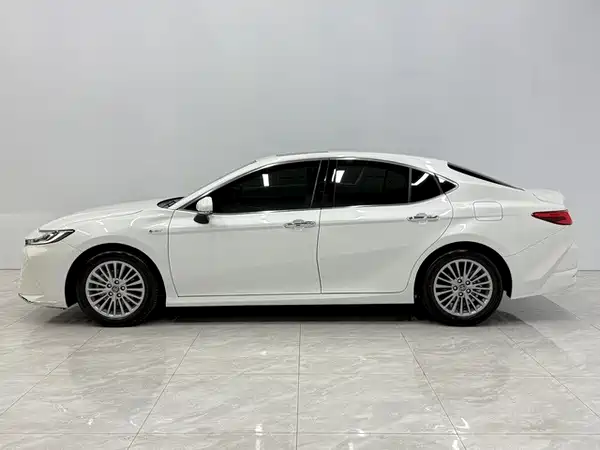 Toyota Camry 2025