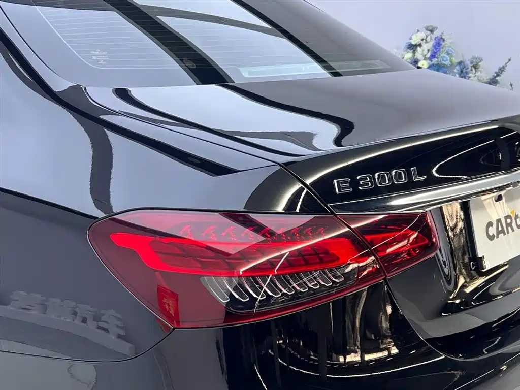 Mercedes-Benz E-Class 2023 — фото 11