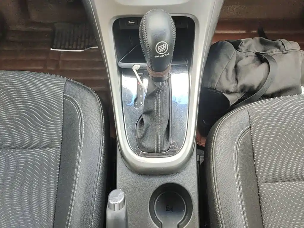 Buick Excelle 2015 — фото 14