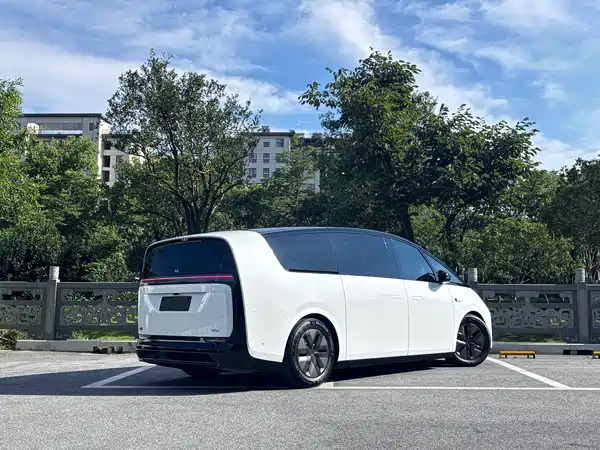 Li Auto MEGA 2025