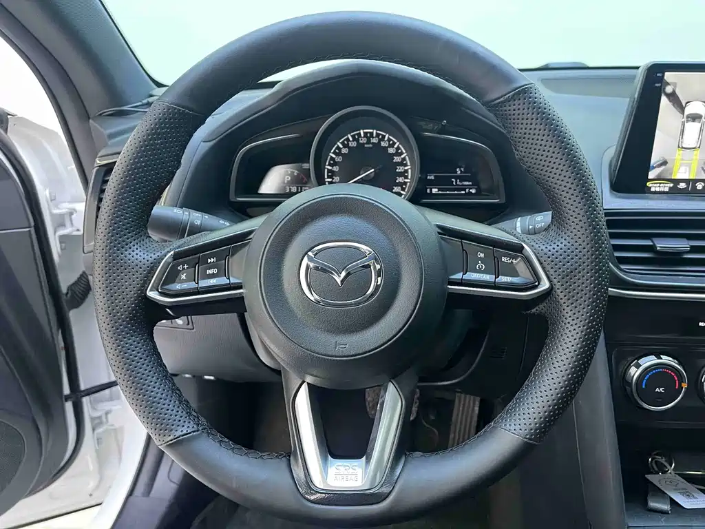 Mazda CX-4 2023 — фото 10