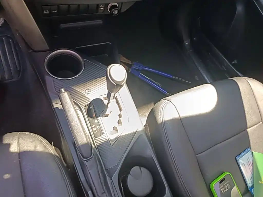 Toyota RAV4 2015 — фото 14