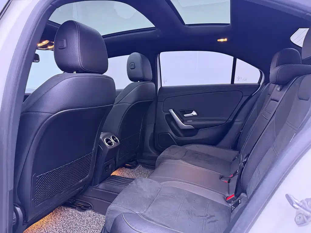 Mercedes-Benz A-Class 2022 — фото 12