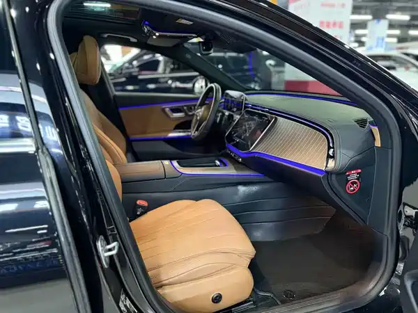 Mercedes-Benz E-Class 2024